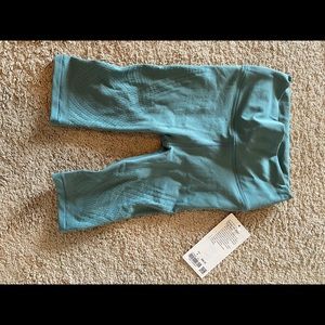 Lululemon Reveal shorts